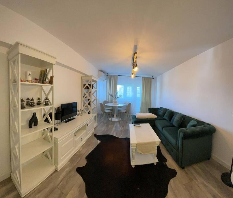 Glow - Downtown Charm Apartment *
